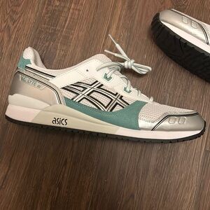 ASICS gel lyte iii white/sage size 13m
